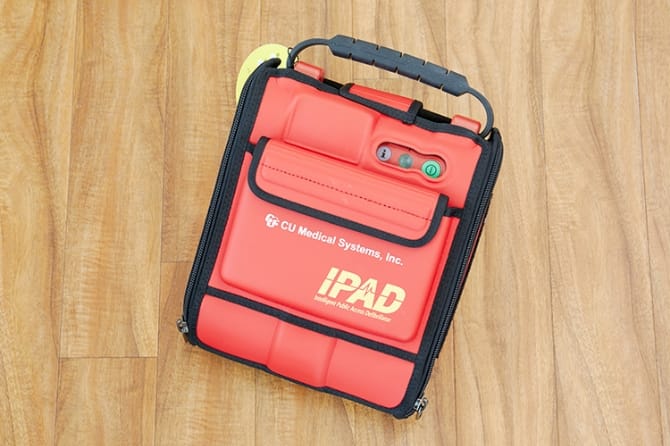 AED(自動体外式除細動器)