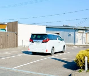 駐車場10台